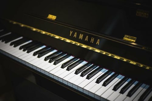 Piano-Yamaha-Grand Music